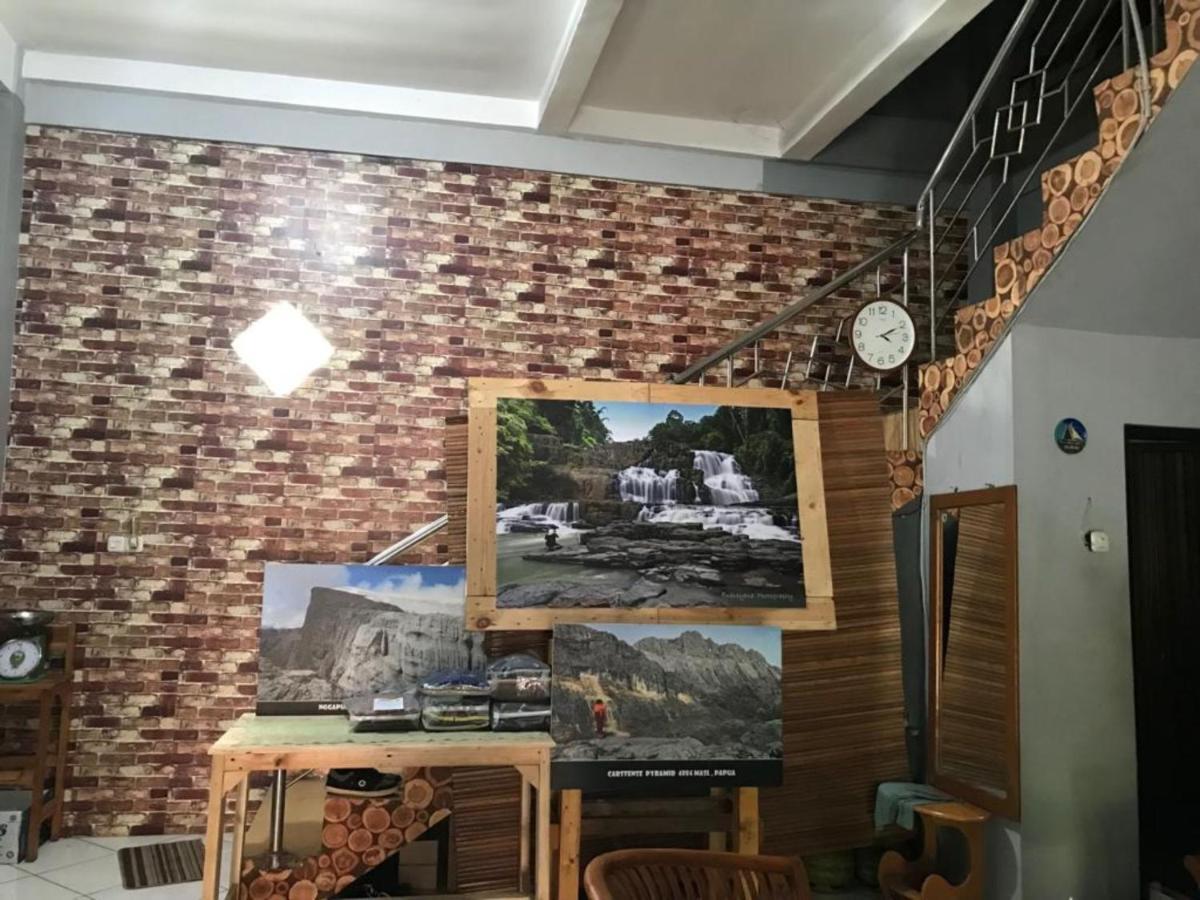 The Carstensz Homestay Makassar
